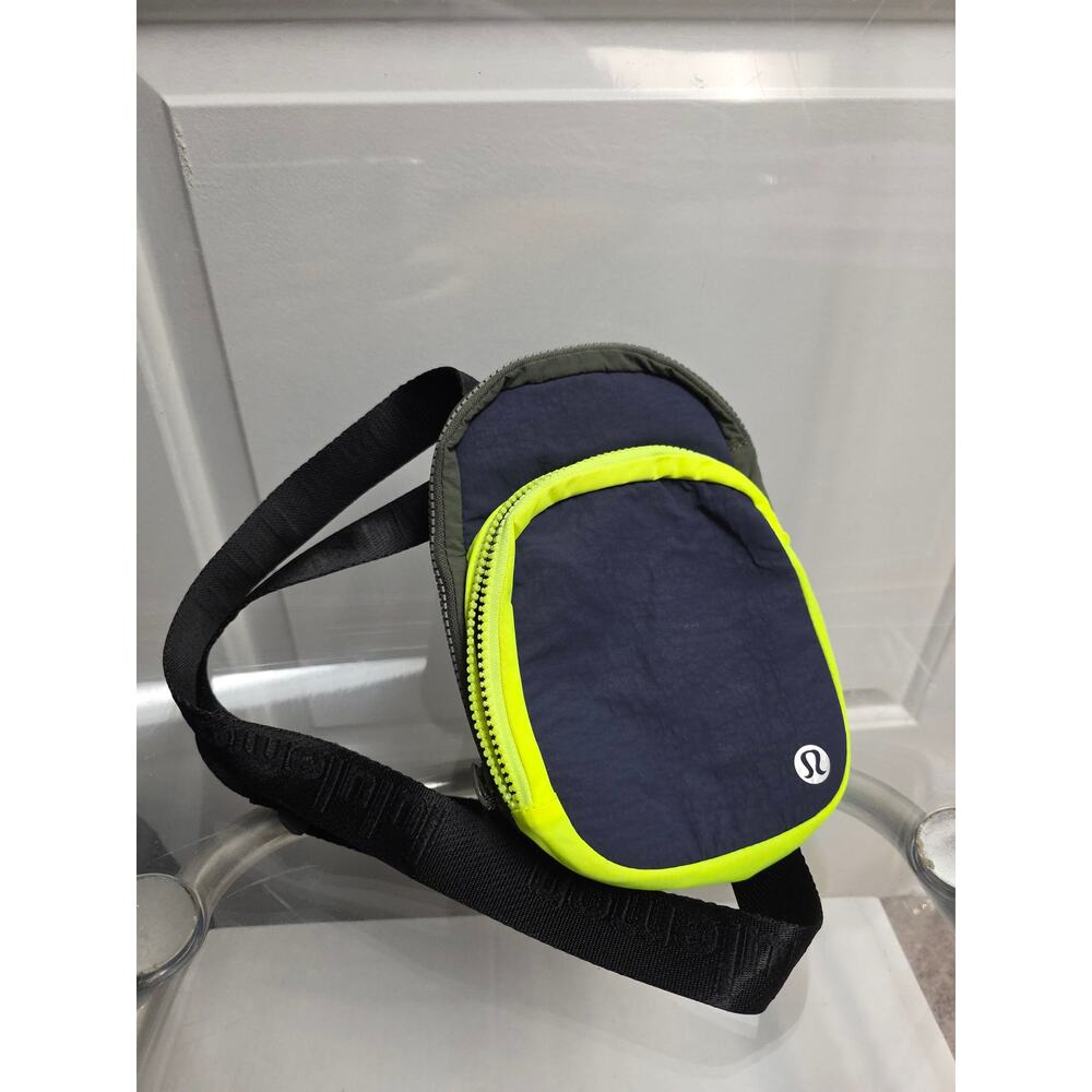 Lululemon The Rest Is Written Crossbody Belt Bag Navy Gray & neon